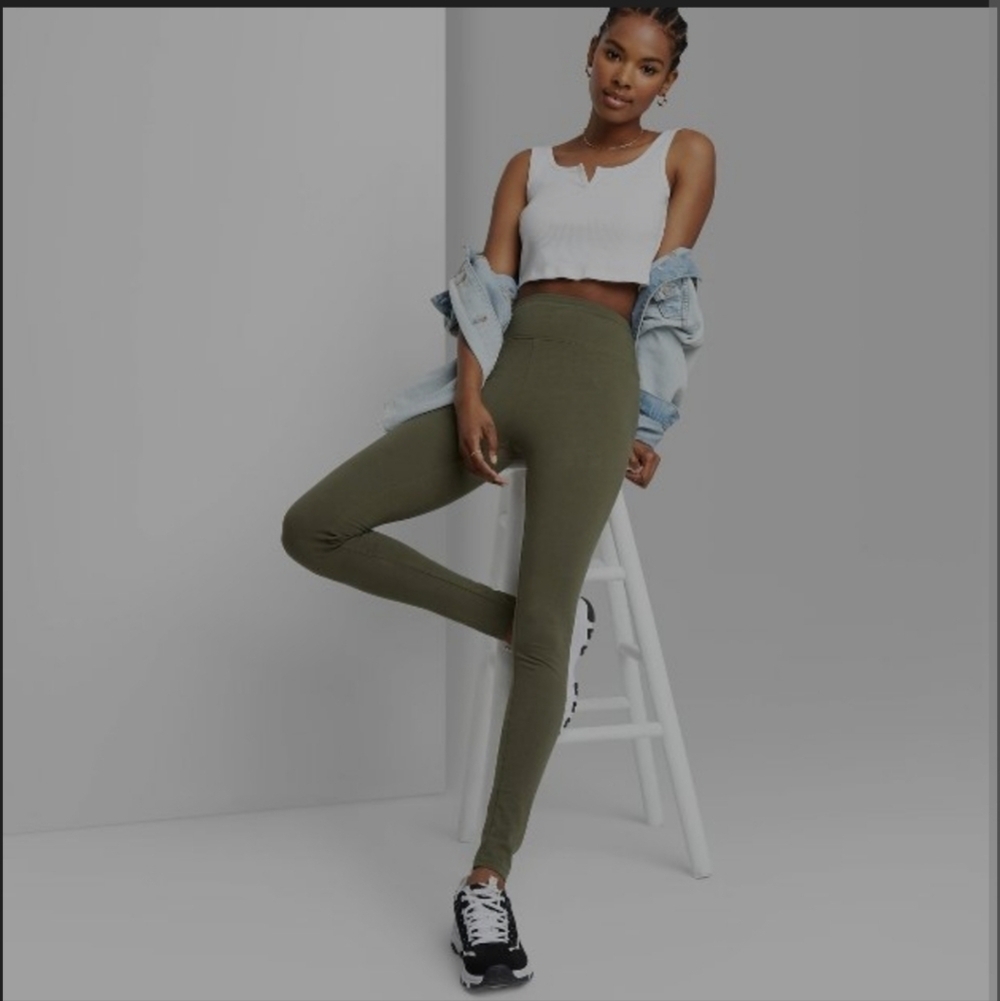 2 Pairs of Women's High-Waisted Classic Leggings - Wild Fable™